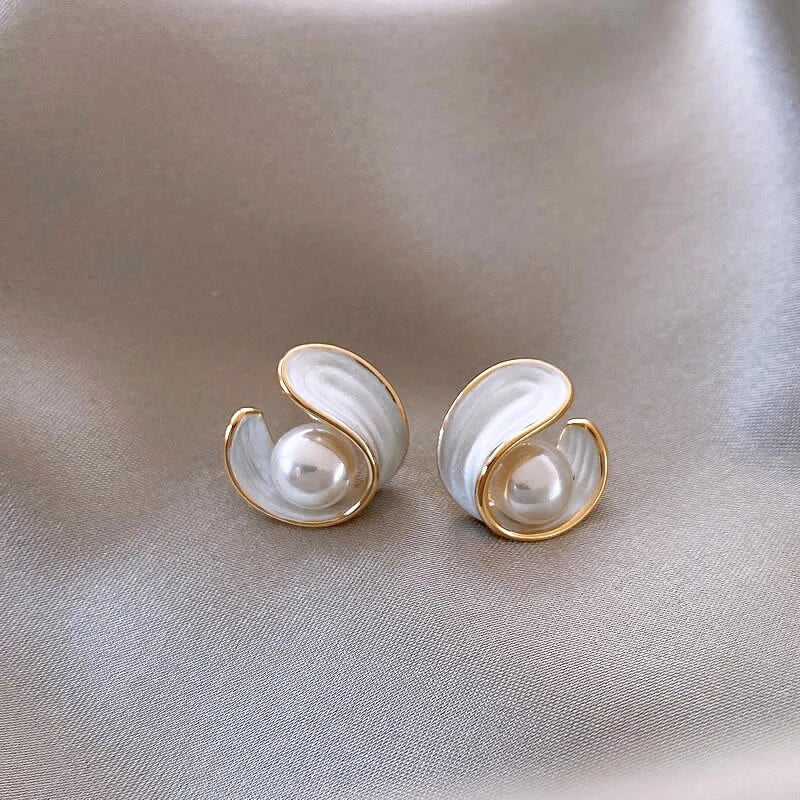 Aretes de Botón Clásicos de Perla Oro