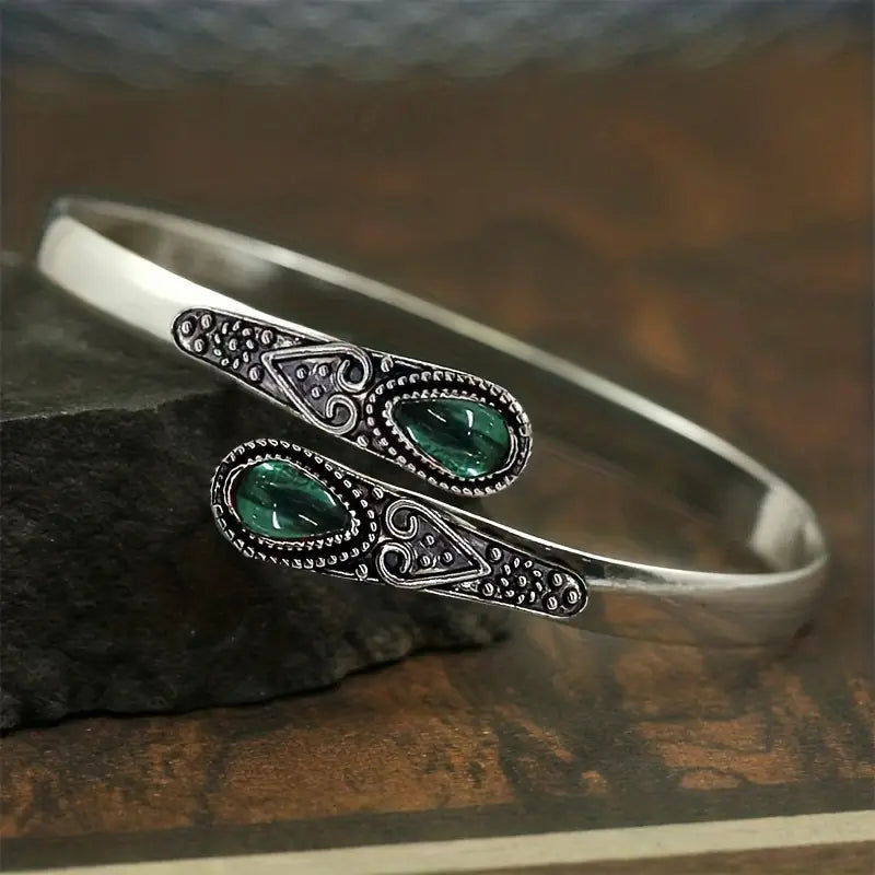 Plata Esmeralda Vintage Bangle