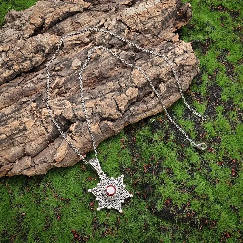 Collar con Colgante de Estrella Plata Rubí