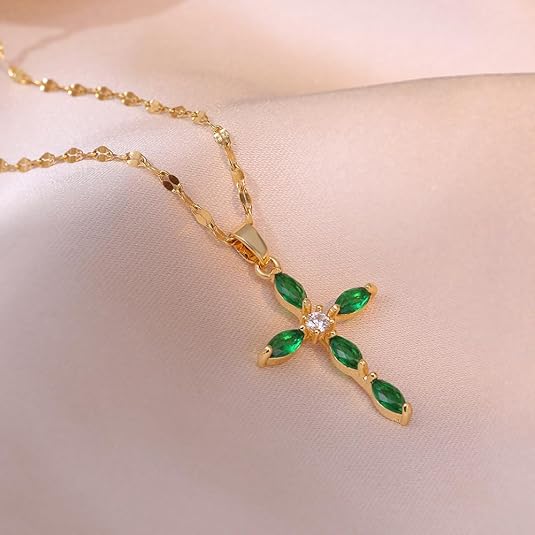 Collar de Cruz Oro Esmeralda Marquise