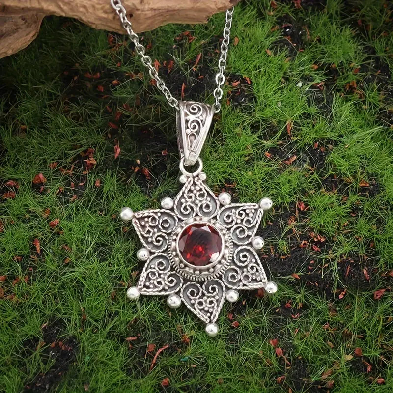 Collar con Colgante de Estrella Plata Rubí