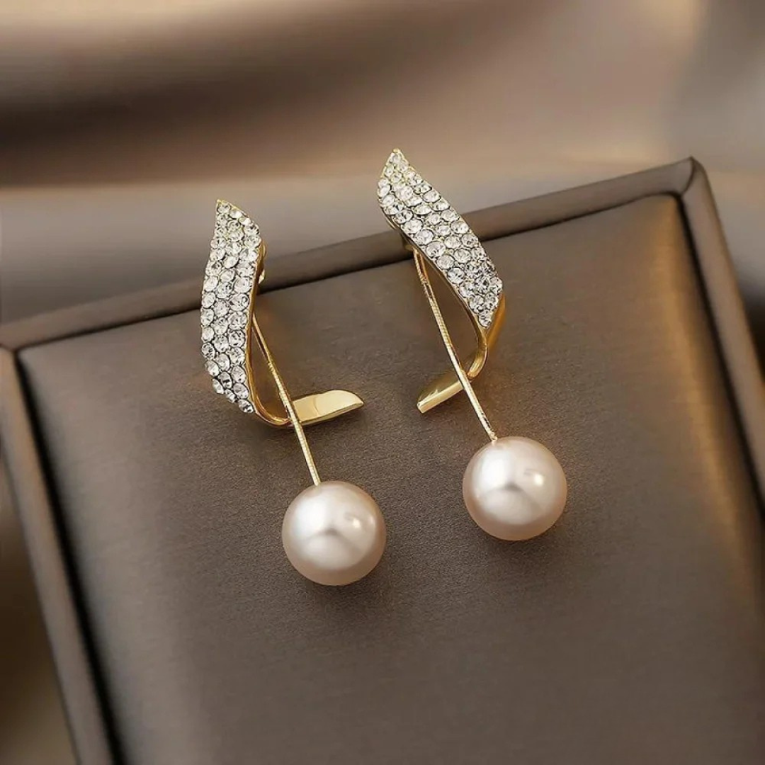 Aretes Colgantes de Perla Oro Chic