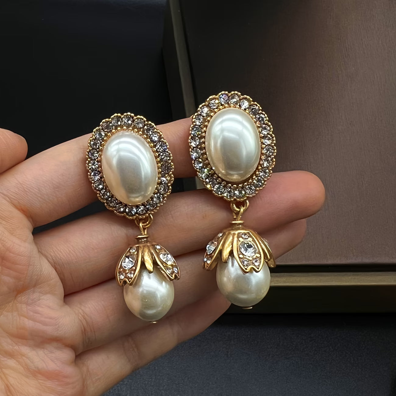 Aretes Colgantes Vintage de Perla Frame