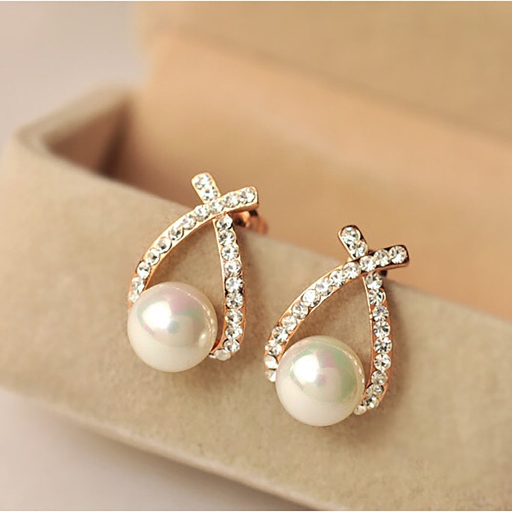 Aretes de Botón de Perla Oro Crisscross