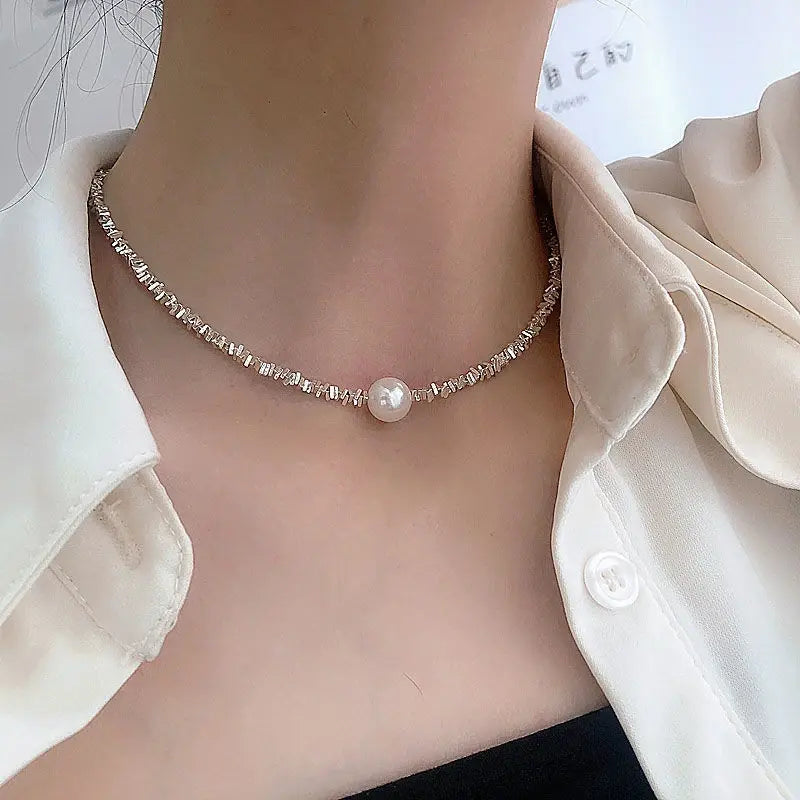 Collar Minimalista de Perla Plata Choker