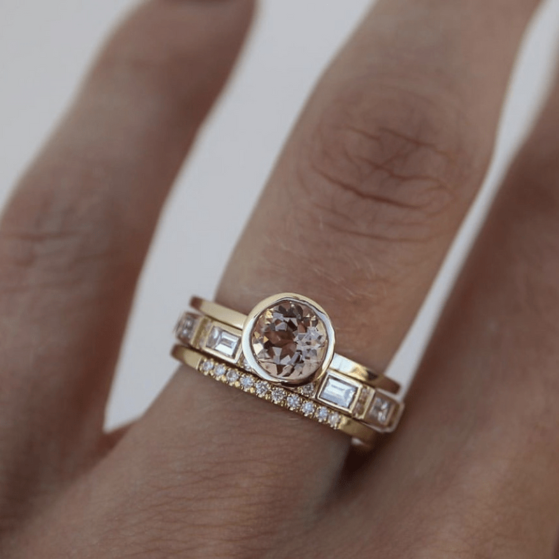 Anillo con Bisel Solitario Oro