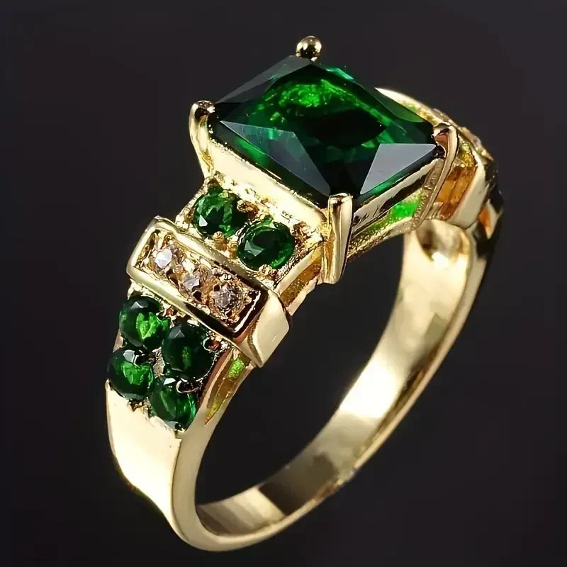 Exquisite Emerald Ring - Gold