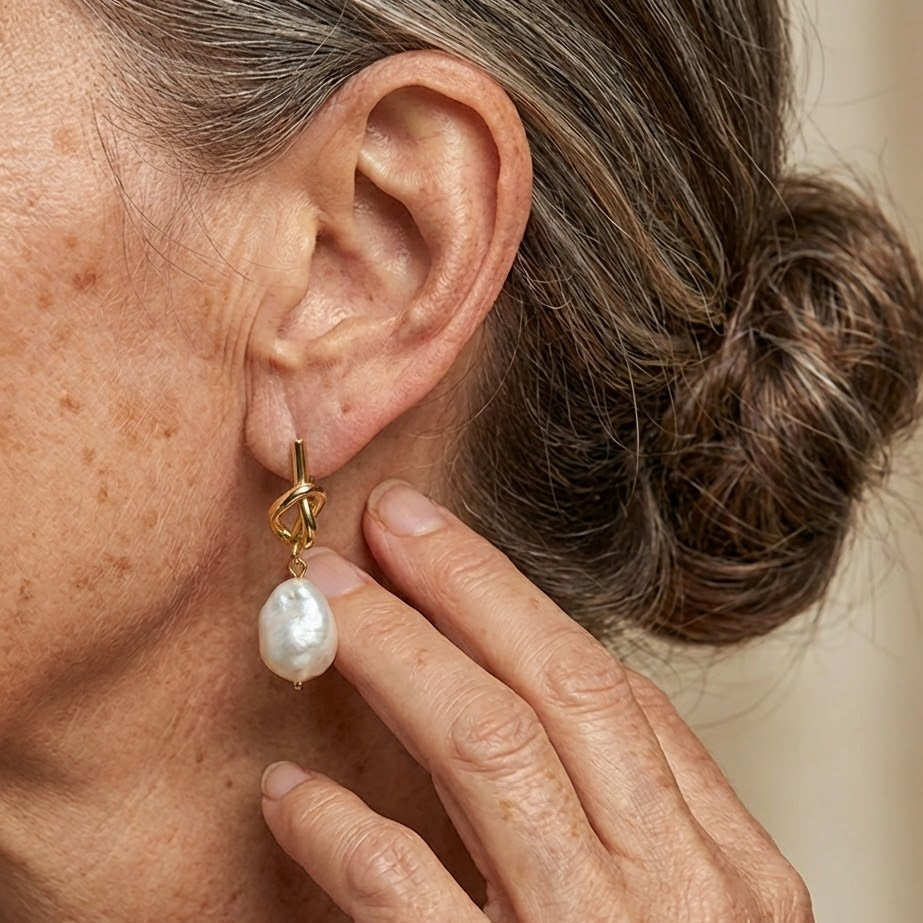 Aretes de Perla Knotted Elegance