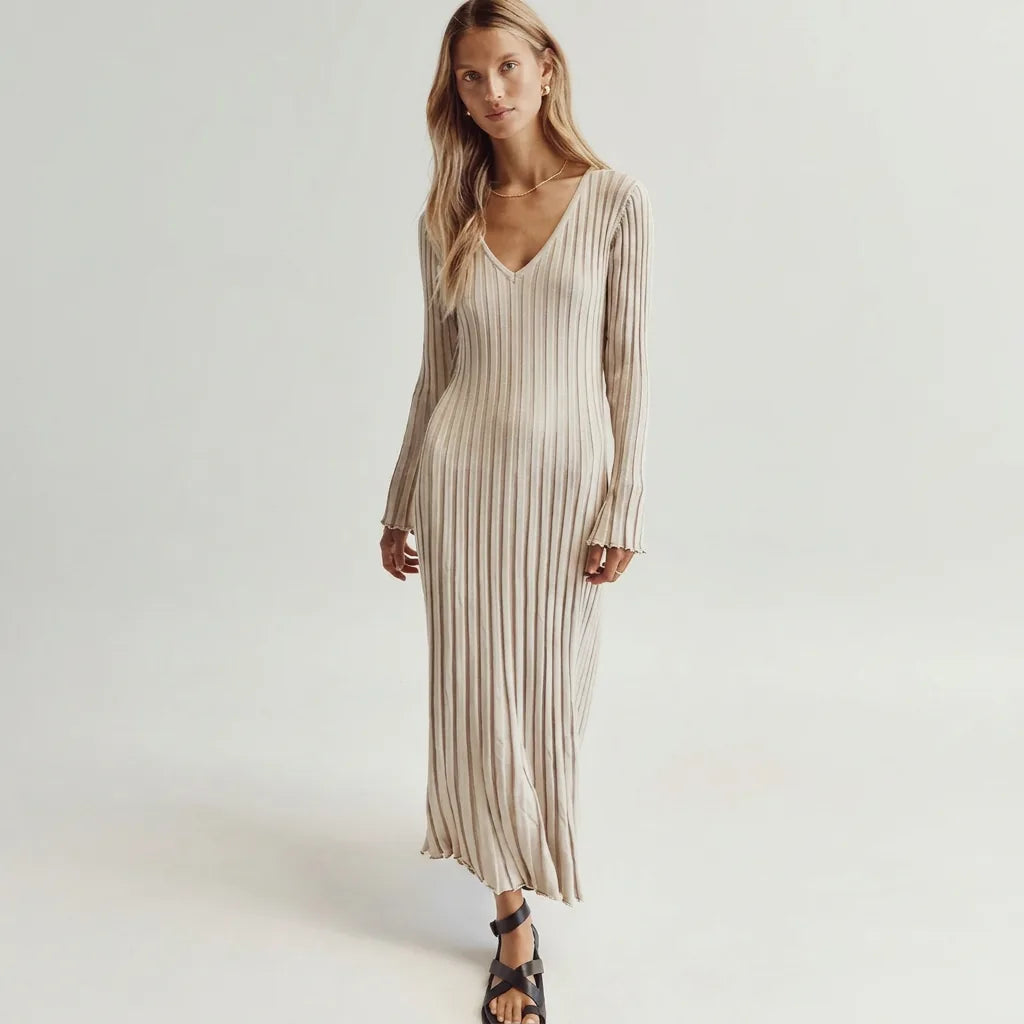 Ribbed Knit V-Neck Long Sleeve Maxi Dress