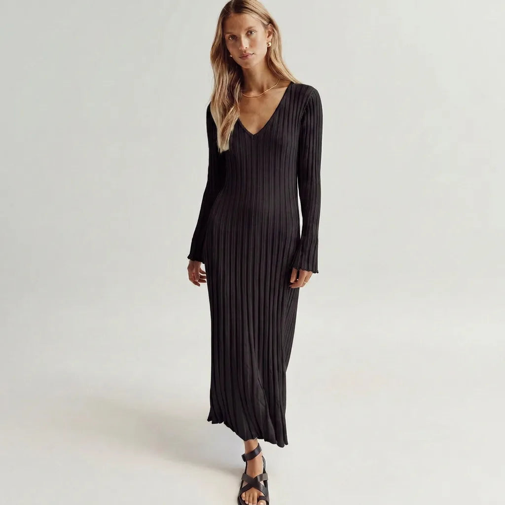 Ribbed Knit V-Neck Long Sleeve Maxi Dress