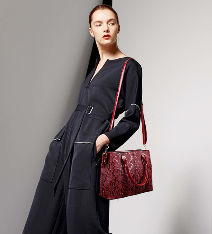 Women's Leather Handbag - Intrecciato