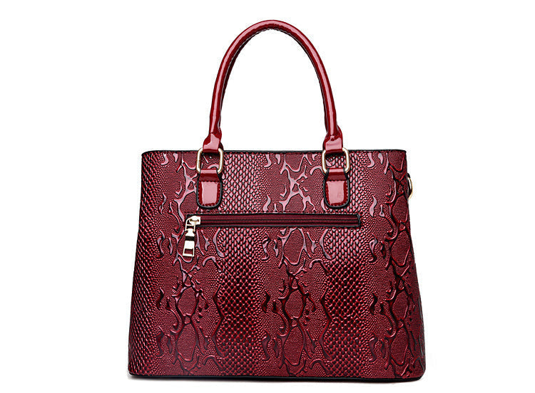 Women's Leather Handbag - Intrecciato