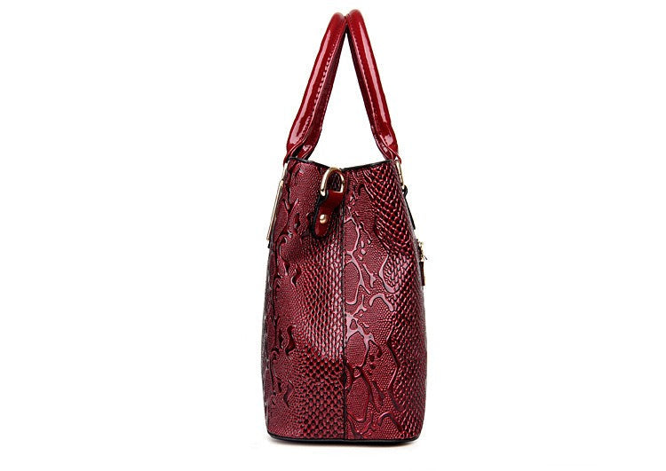 Women's Leather Handbag - Intrecciato