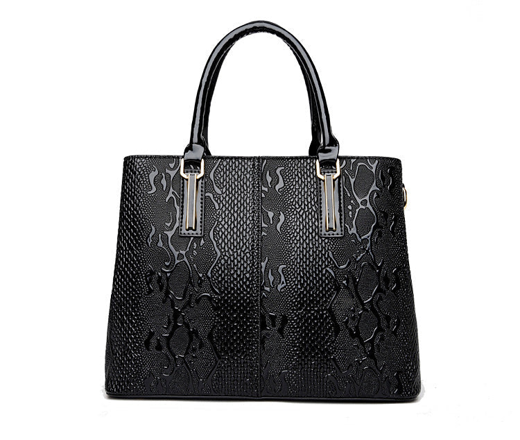 Women's Leather Handbag - Intrecciato
